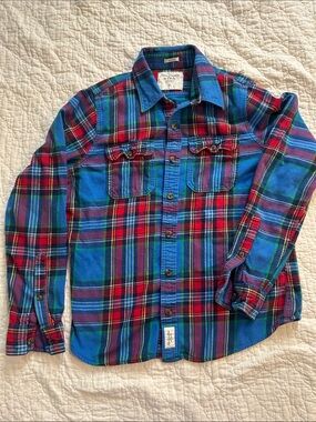 Flannel Button-down, muscle fit.